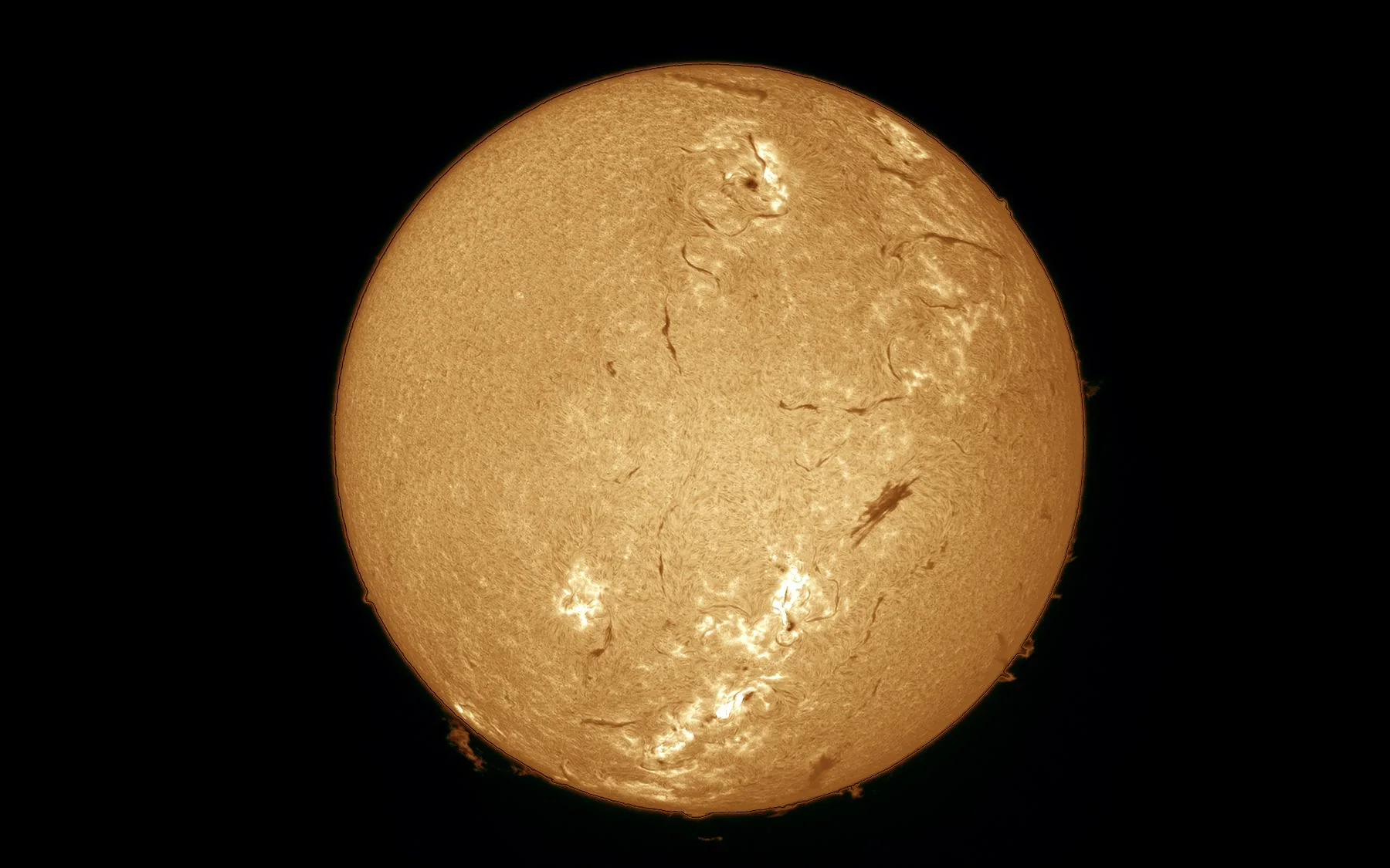 Sky Watcher Heliostar 76mm H-Alpha Solar Telescope - Image 3
