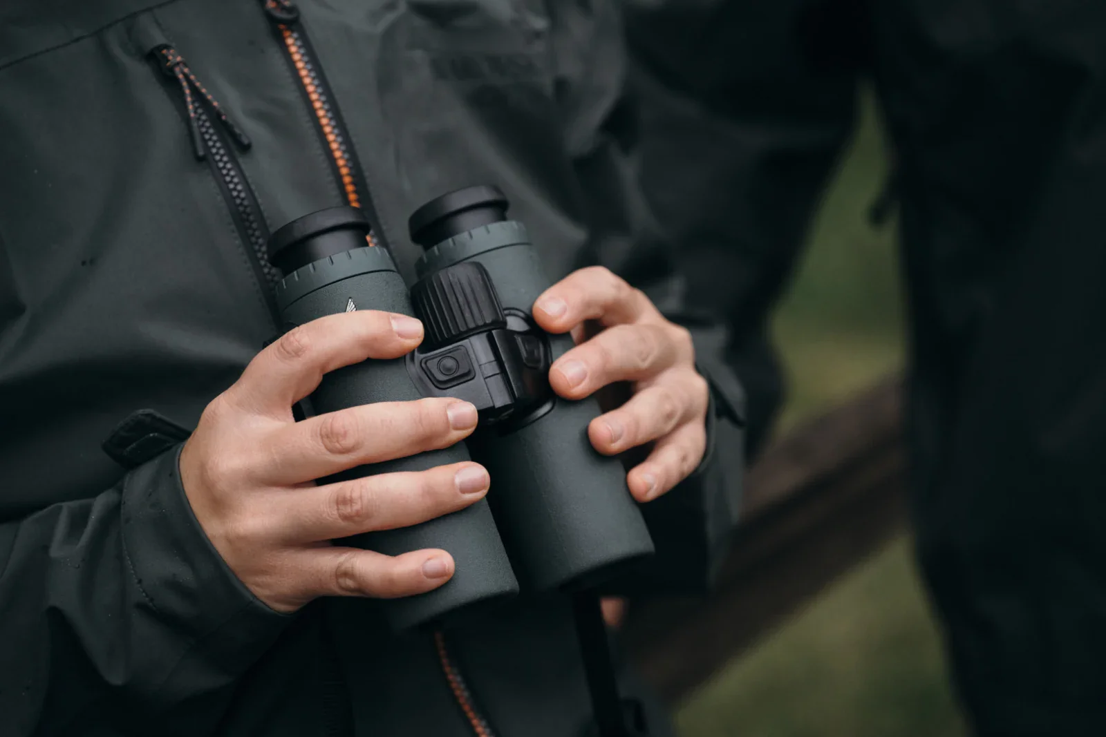 Swarovski EL Range 8x32 Binocular - Image 4